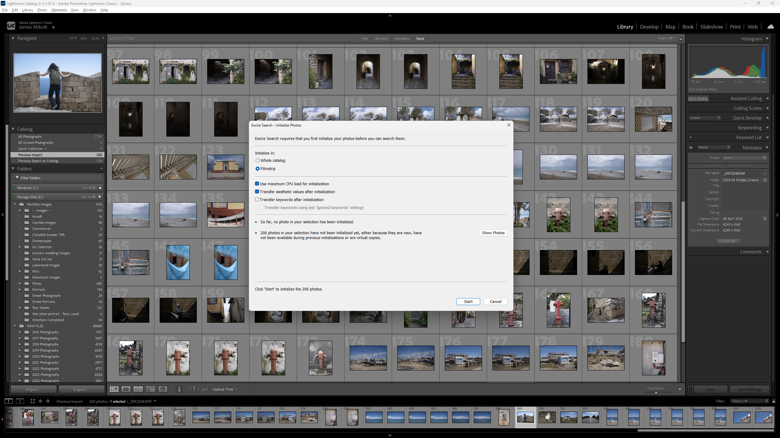 Окно Initialize Photos в Lightroom Classic с выбором Whole catalog или Filmstrip и параметрами первичного анализа Excire Search