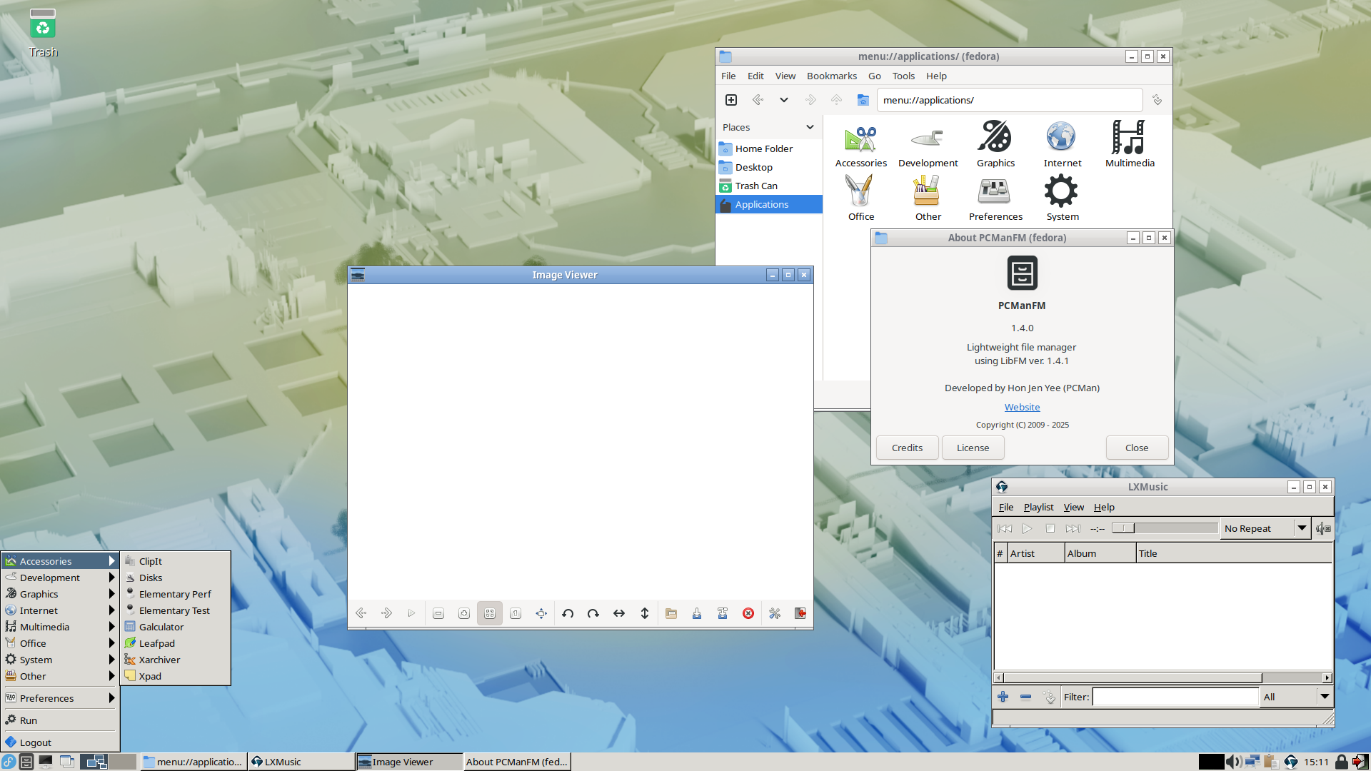 Пустое окно GpicView Image Viewer с нижней панелью в LXDE на Fedora