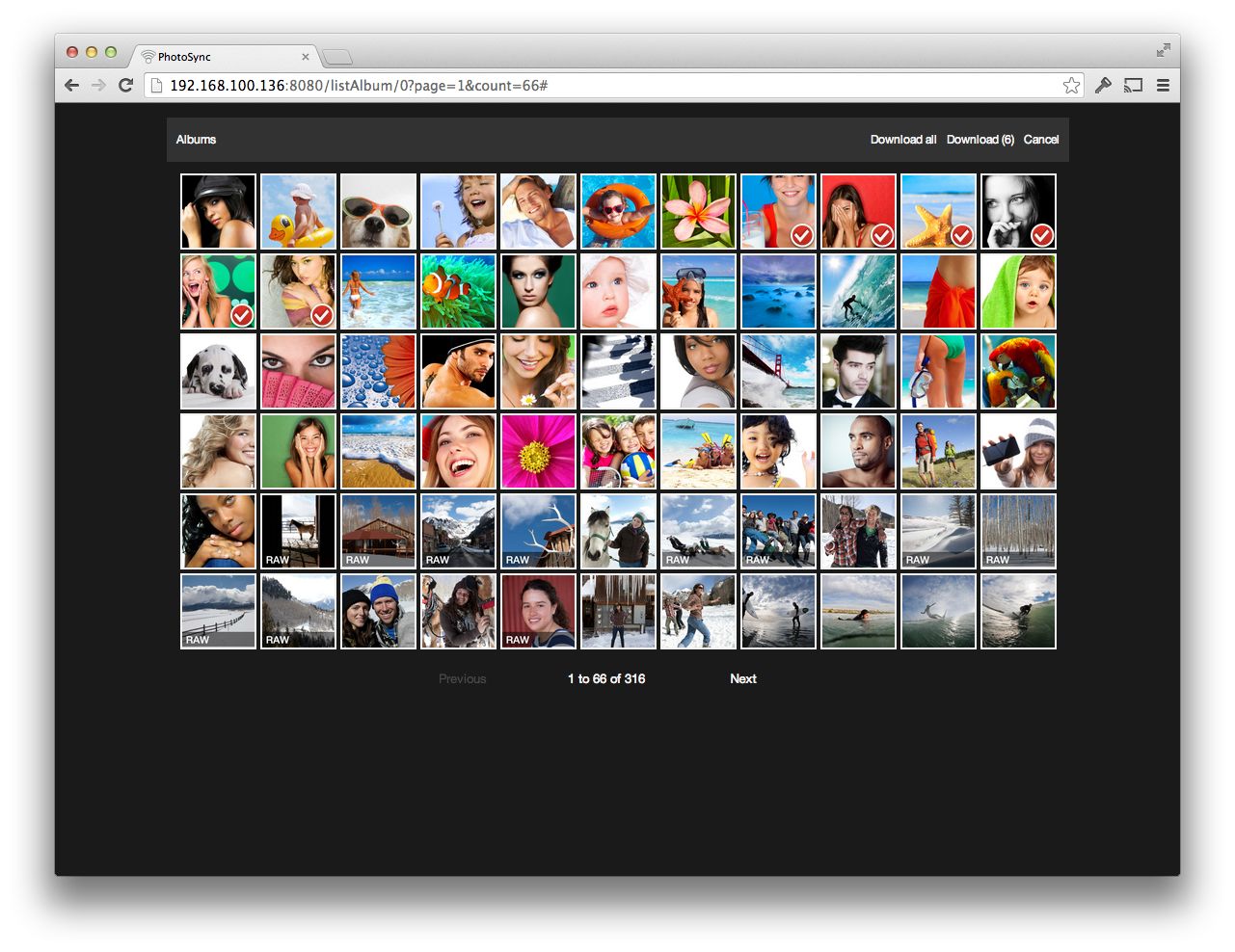Веб-интерфейс PhotoSync с сеткой фотографий и выбранными файлами для загрузки